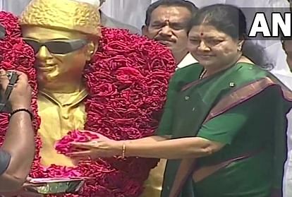 Tamil Nadu News: AIADMK celebrates 50th anniversary, VK Sasikala paid floral tributes to party founder MG Ramachandran and jayalalitha