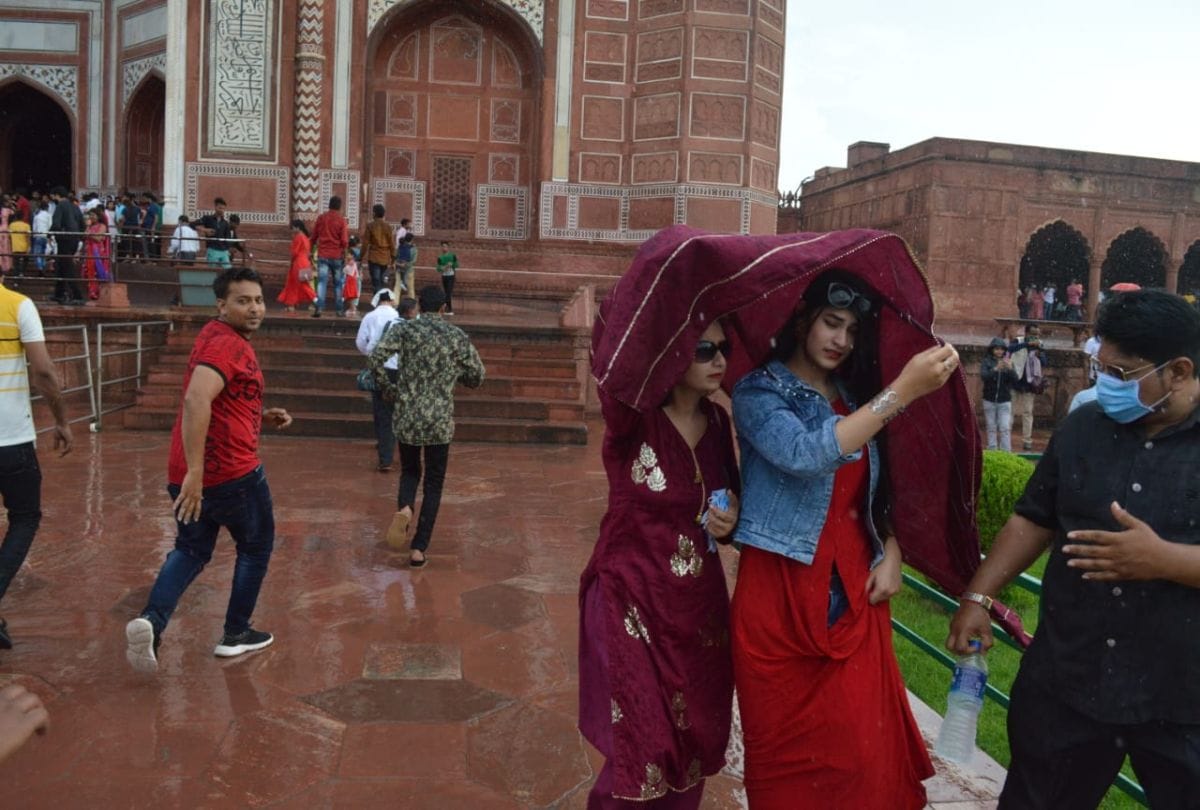 Agra Weather Forecast Today Heavy Rain In Morning