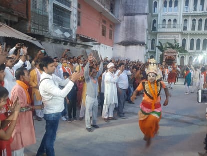 historical bharat milap is celebrated in mau up amid voice of Ajan and Har Har Mahadev