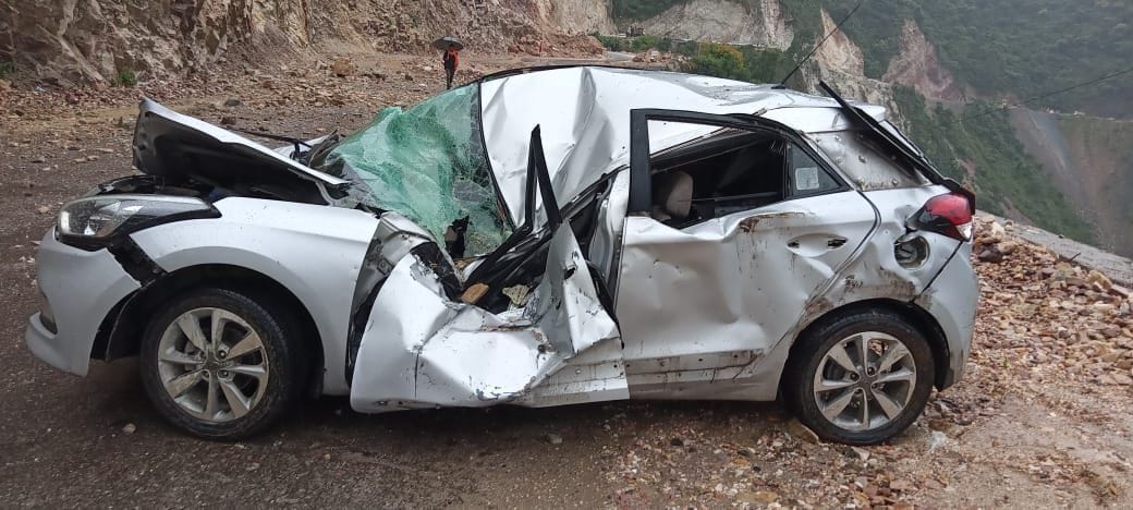 Boulder fell on car on Badrinath highway, passenger injured