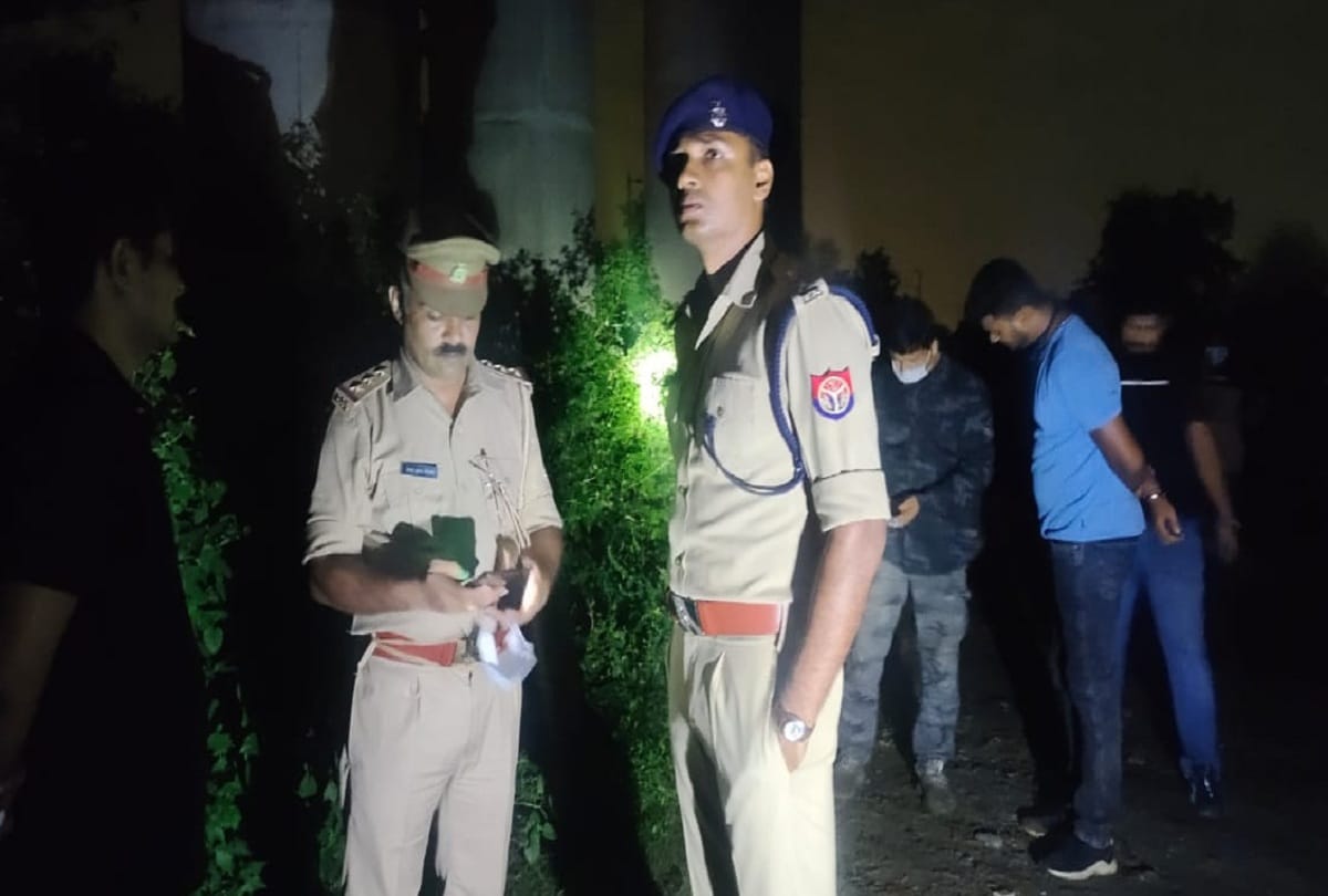 Three policemen were shot in a late night encounter and one miscreant also injured at Gomti Nagar in lucknow