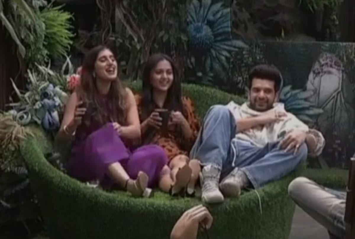 Bigg Boss 15 salman khan called karan kundrra a king makers and said umar riaz and ieshaan sehgaal pawn
