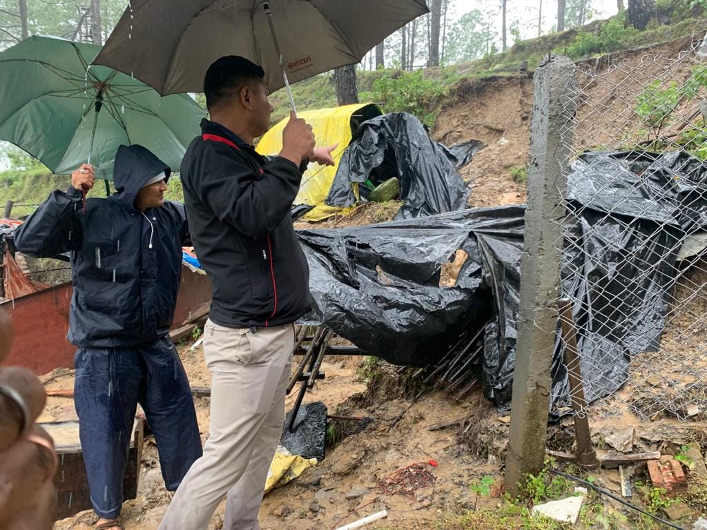 rain in uttarakhand: debris fell on labours tent, three died two injured