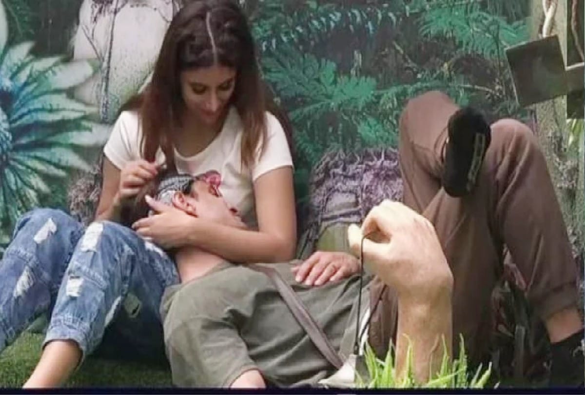 Bigg boss 15 couple Ishaan Sehgal and Miesha Iyer parted ways announced break up on social media