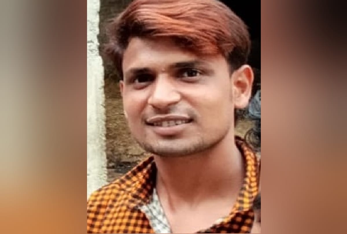 Burning alive by pouring petrol on young man in deoria