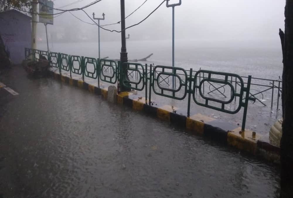 Uttarakhand Weather Update: Naini Lake Overflow and Water Flow on Mall road in Nainital Photos