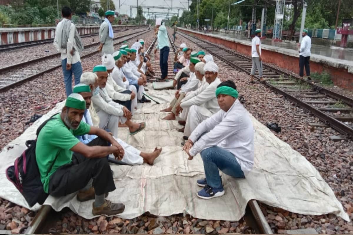 Farmers occupied railway track: Trains jammed in western UP, dozens of rails stopped