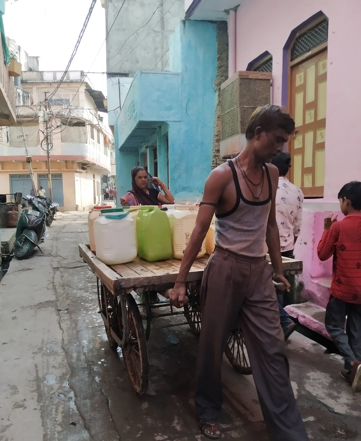 water crisis continue for second day