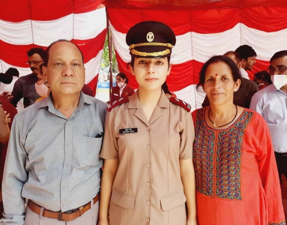 Mahima Negi Becomes Leiutenant in Army
