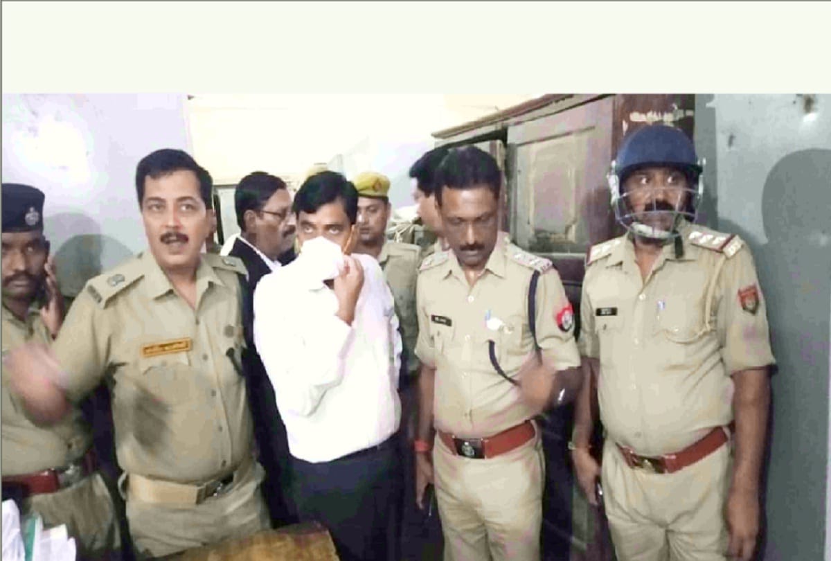 Shahjahanpur News Lawyer shot dead at ACJM office in Shahjahanpur