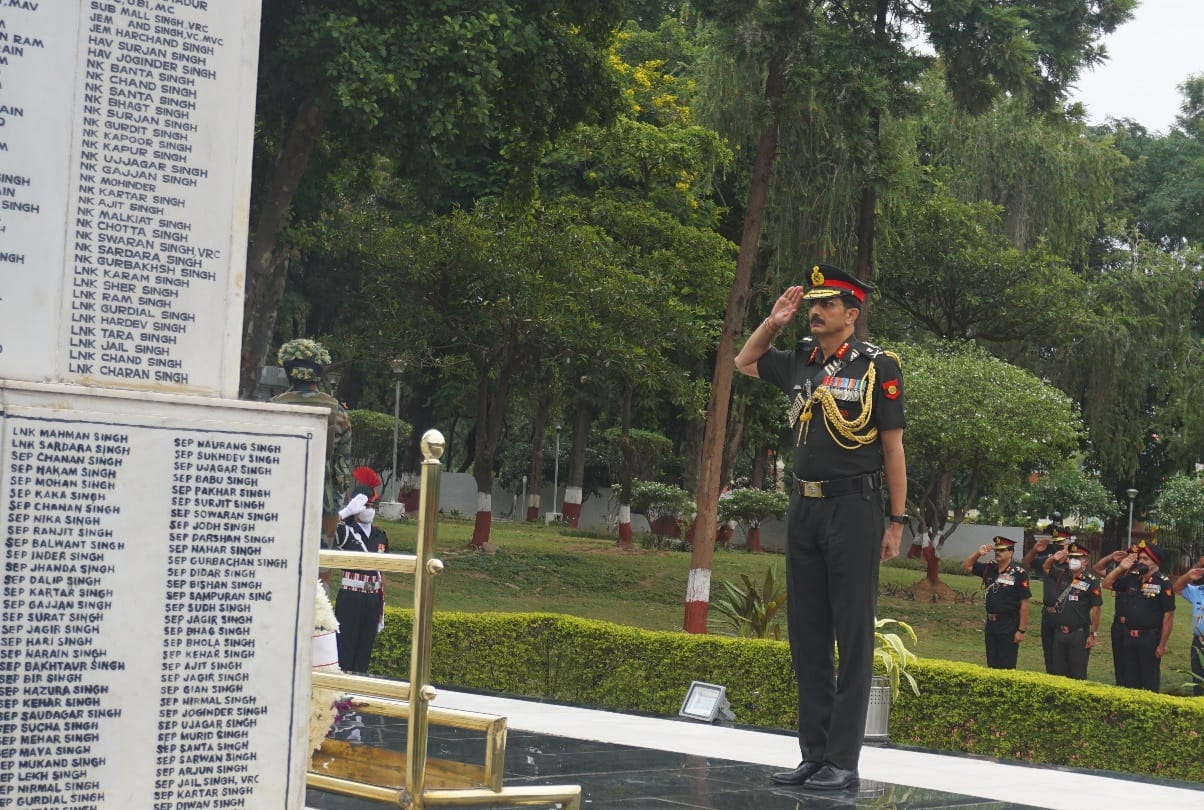 Lt Gen Devendra Sharma took over as Chief of Staff Headquarters Western Command