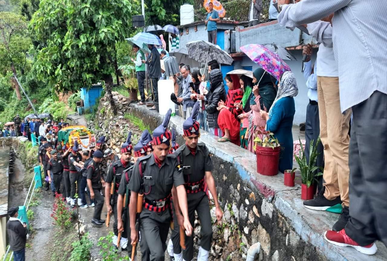 Jammu and Kashmir Encounter: Martyr Ajay Singh Rautela Dead bodies Reached Home see photos