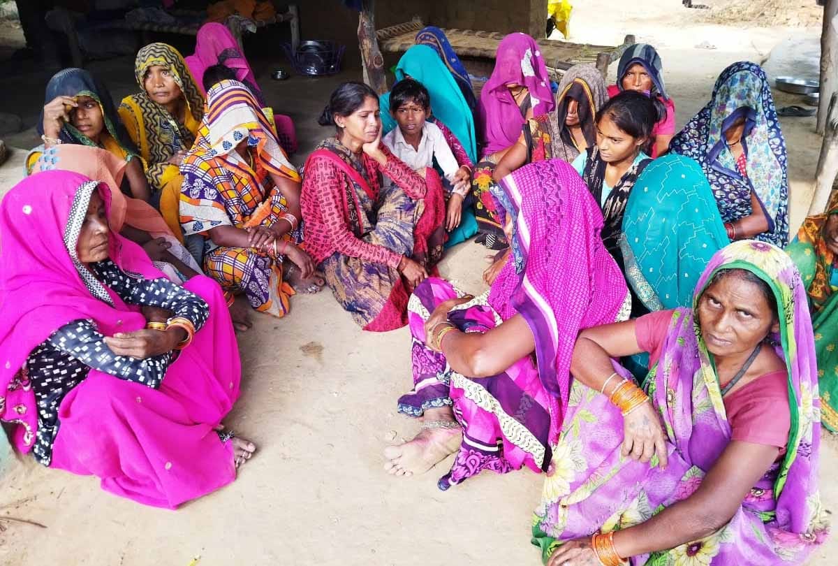 Mahoba: Husband cut his wife with an axe for not giving money