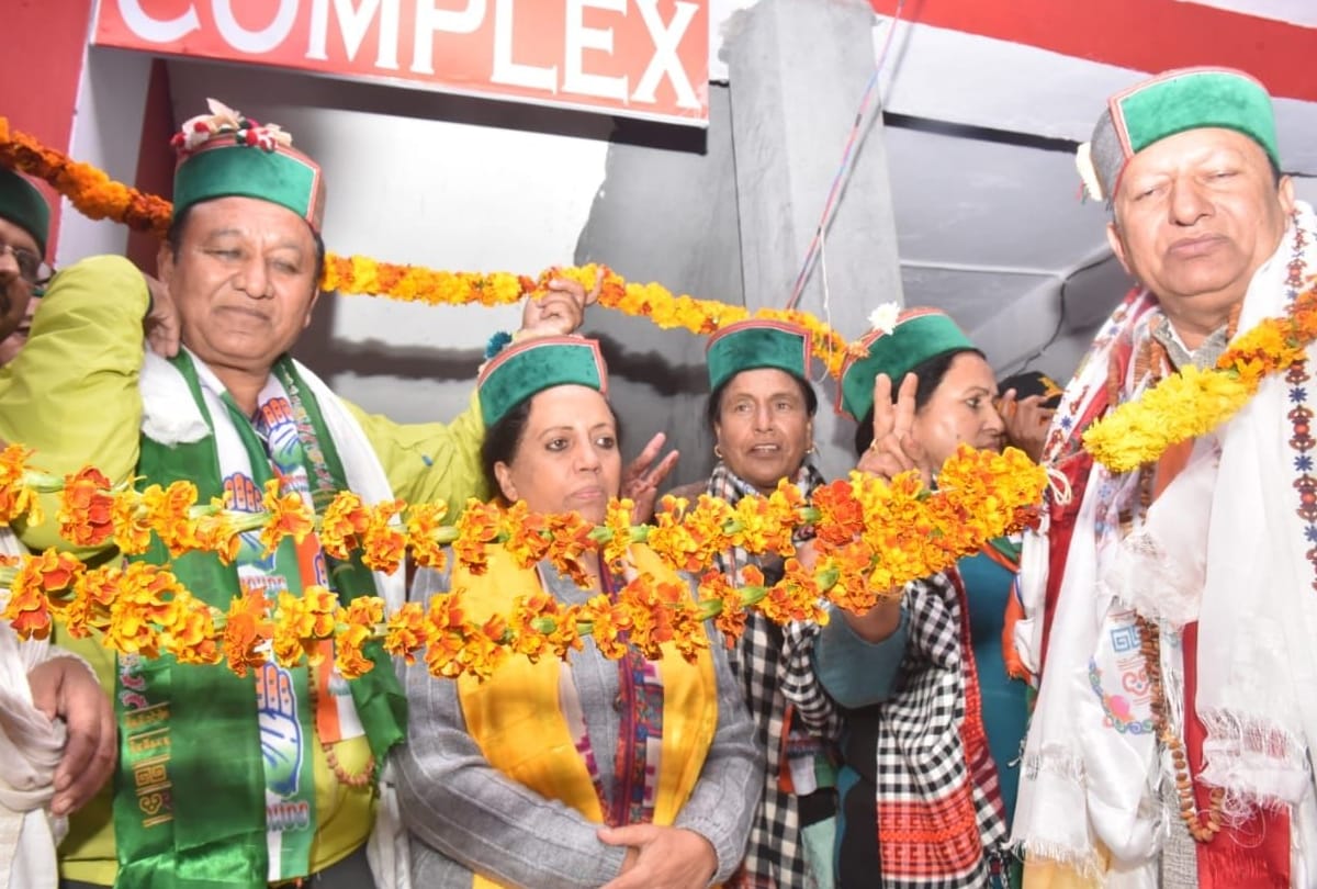 mandi parliamentary constituency by election congress candidate Pratibha singh election campaign in Bhaba Nagar kinnaur