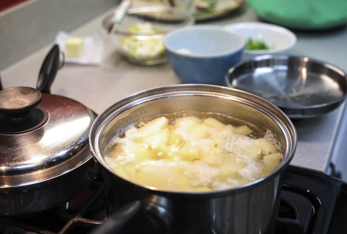 Today’s Kitchen: How To Stuffed Aloo or Paneer Paratha Without Breaking Know Easy Tricks