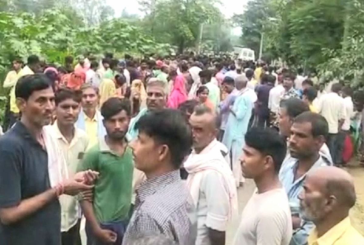 Two cousins brothers died due to car collision in etah