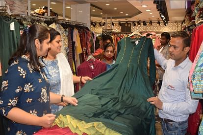 Get Celebrity Inspired Trendy and Stylish Outfit Try These Delhi Markets to Shop for Eid Festival