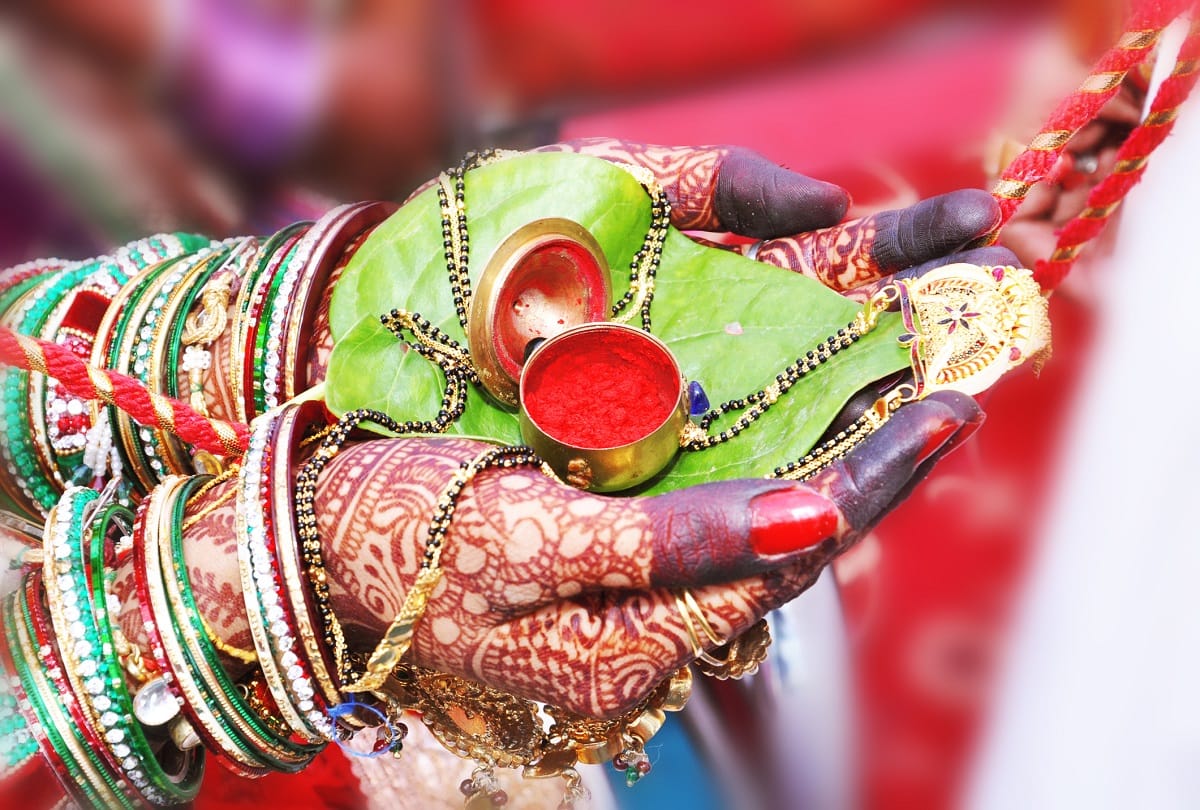 how to applied sindoor perfectly that suit in every outfit
