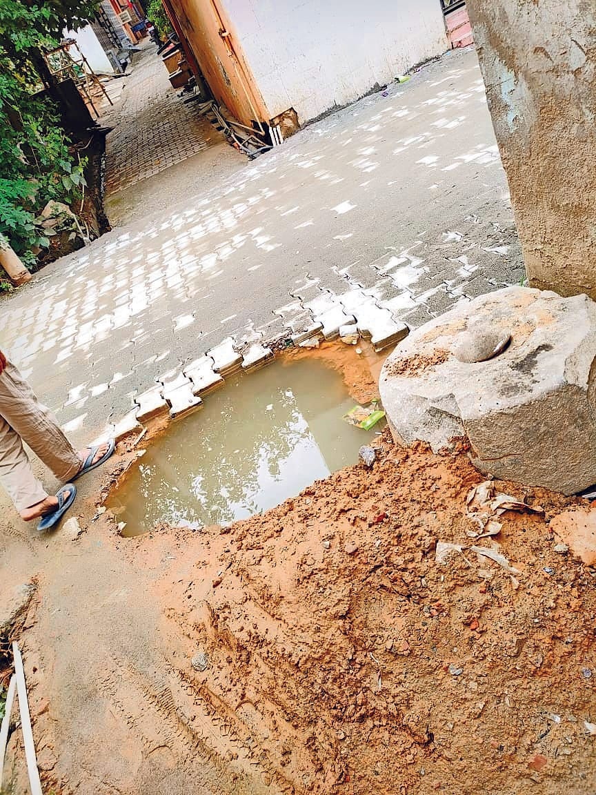 The pit became a problem for the residents, despite the complaints, the problem was not resolved