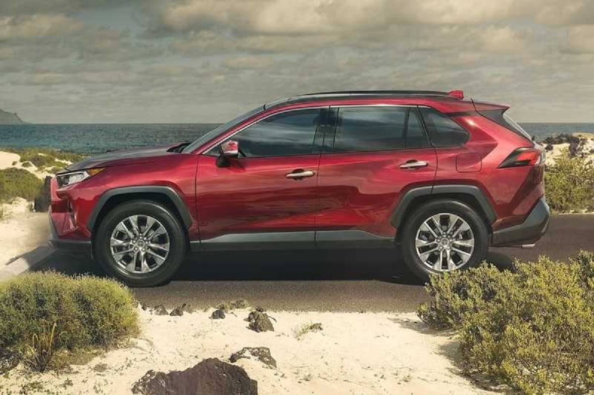 Maruti Grand Vitara New Teasers Reveals’ Sunroof Hybrid Engine Awd System Ev Mode See in Details