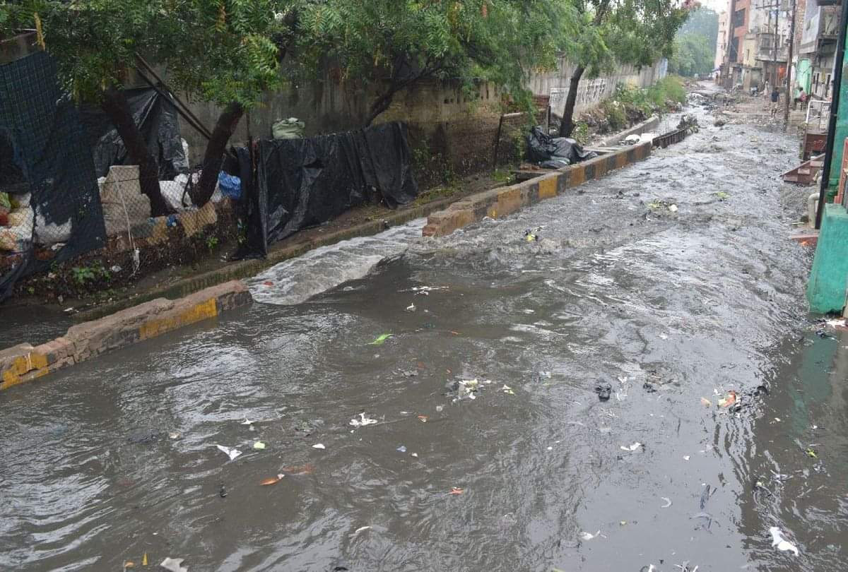 waterlogging in many areas of Agra due to heavy rains