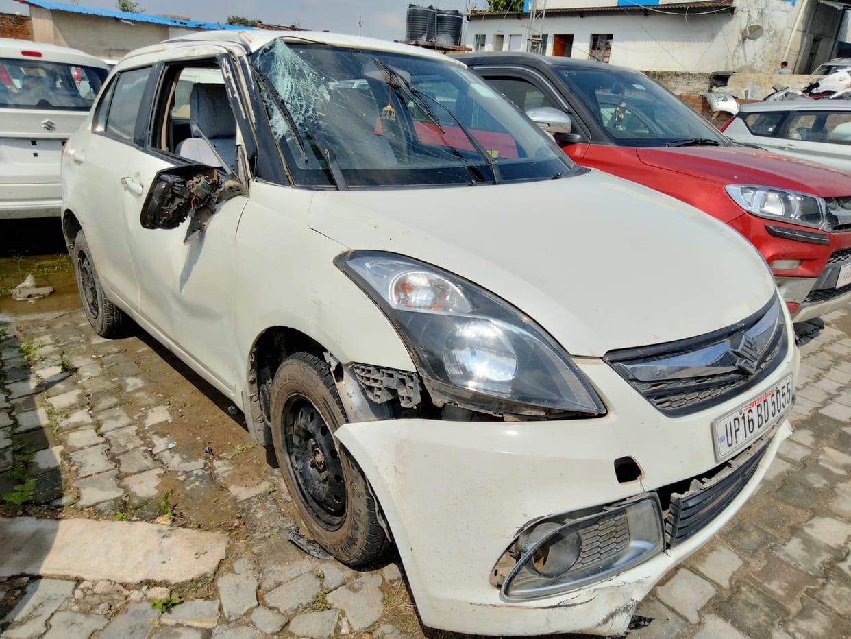 Car overturned uncontrollably in Akbarpur, Auraiya's CJM injured