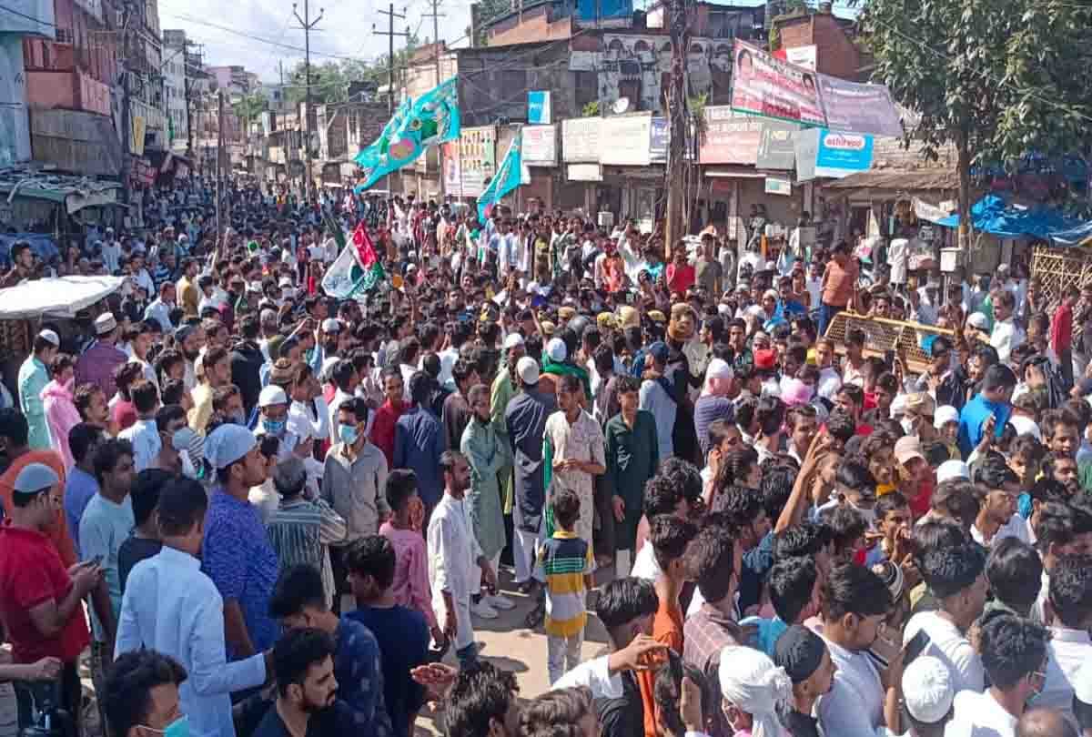 Kanpur: juloos e mohammadi not allowed, thousands of people came on the road