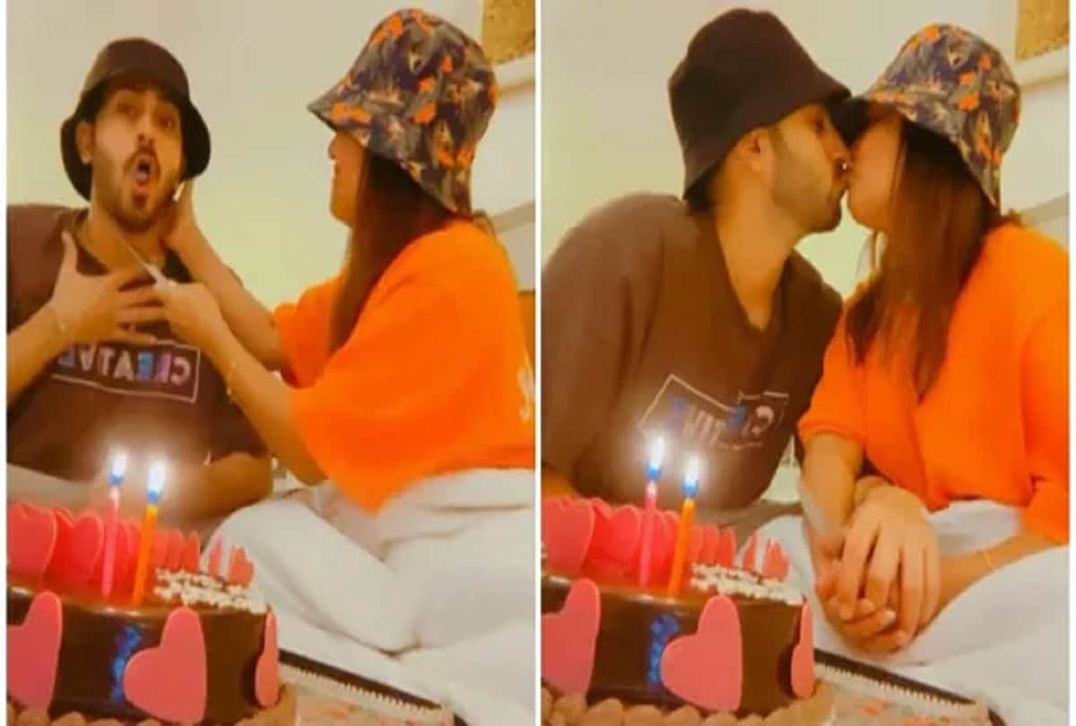 Neha kisses Rohanpreet after jokingly threatening him with knife watch