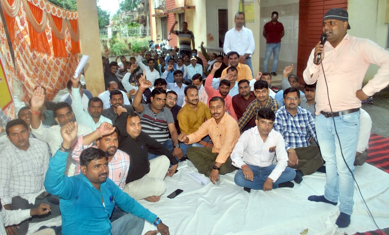 Protest against the superintending office of energy corporation workers
