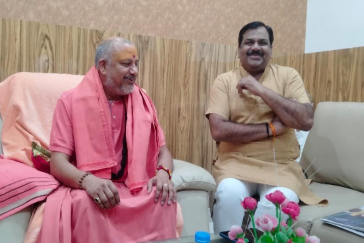 Mahamandaleshwar Yatindranand says in Meerut, Some people want to spoil the atmosphere in UP before the elections