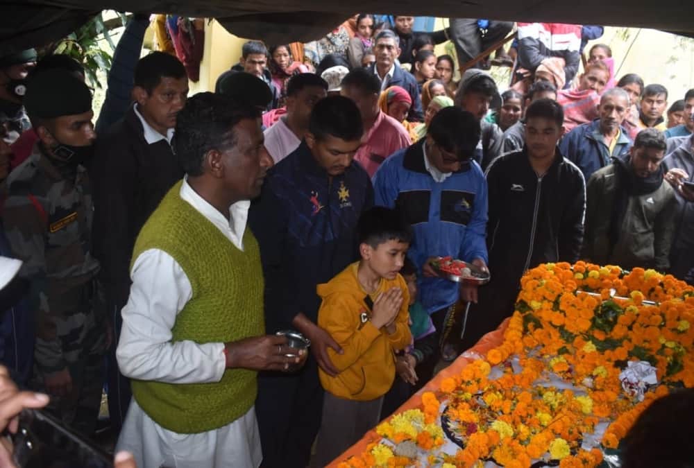 Jammu and Kashmir Encounter: Huge Crowd during Martyr Rajendra Singh Funeral in kotdwar Uttarakhand Photos