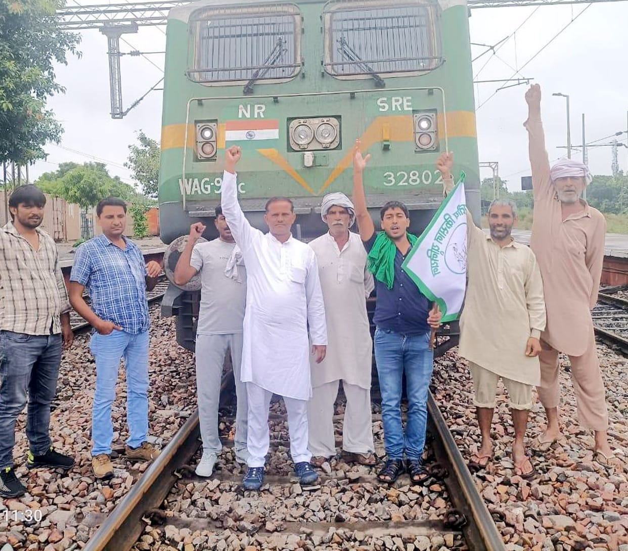 Case filed against 100 for jamming railway track in Sonipat