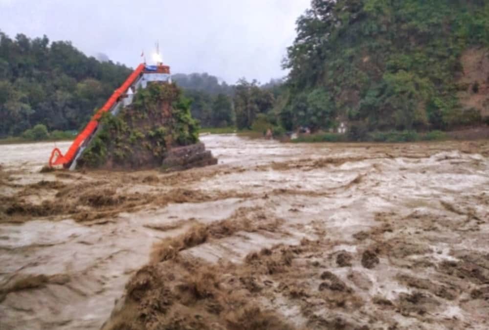Uttarakhand Weather Update Today: After Heavy Rainfall River Crosses Danger Level in Haridwar rishikesh and Kamoun photos