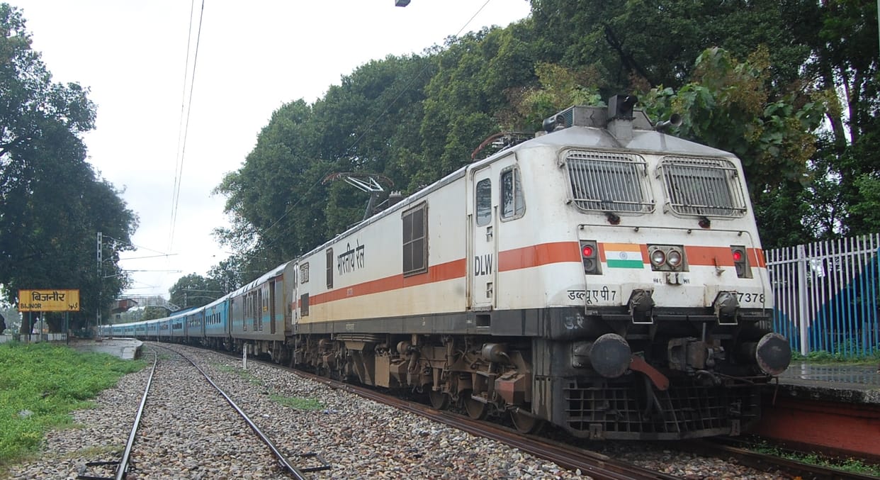 Siddhbali special express train stood for four and a half hours