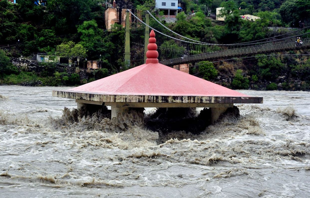 Alaknanda above danger mark in Devprayag