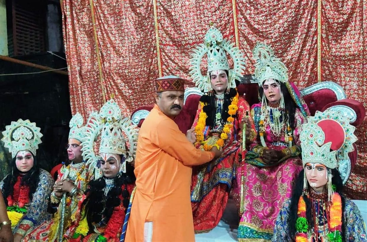 Hathras: Ramlila ends with the coronation of Shri Ram
