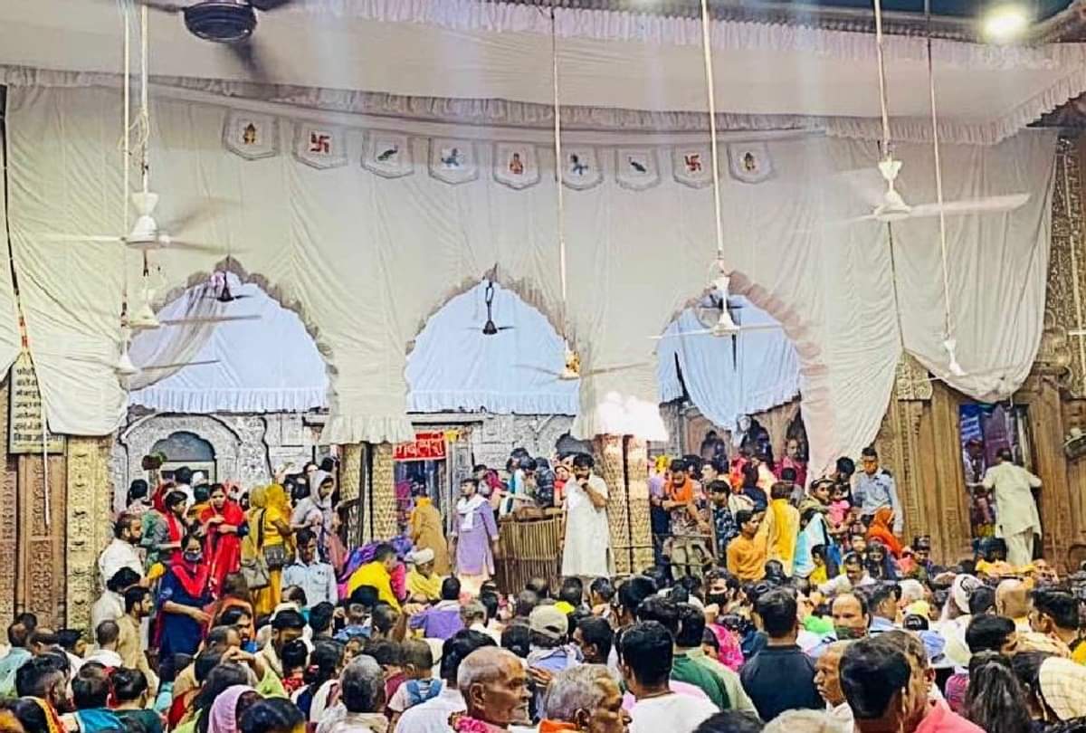 deepdan mahotsava celebrations at banke bihari temple vrindavan in mathura