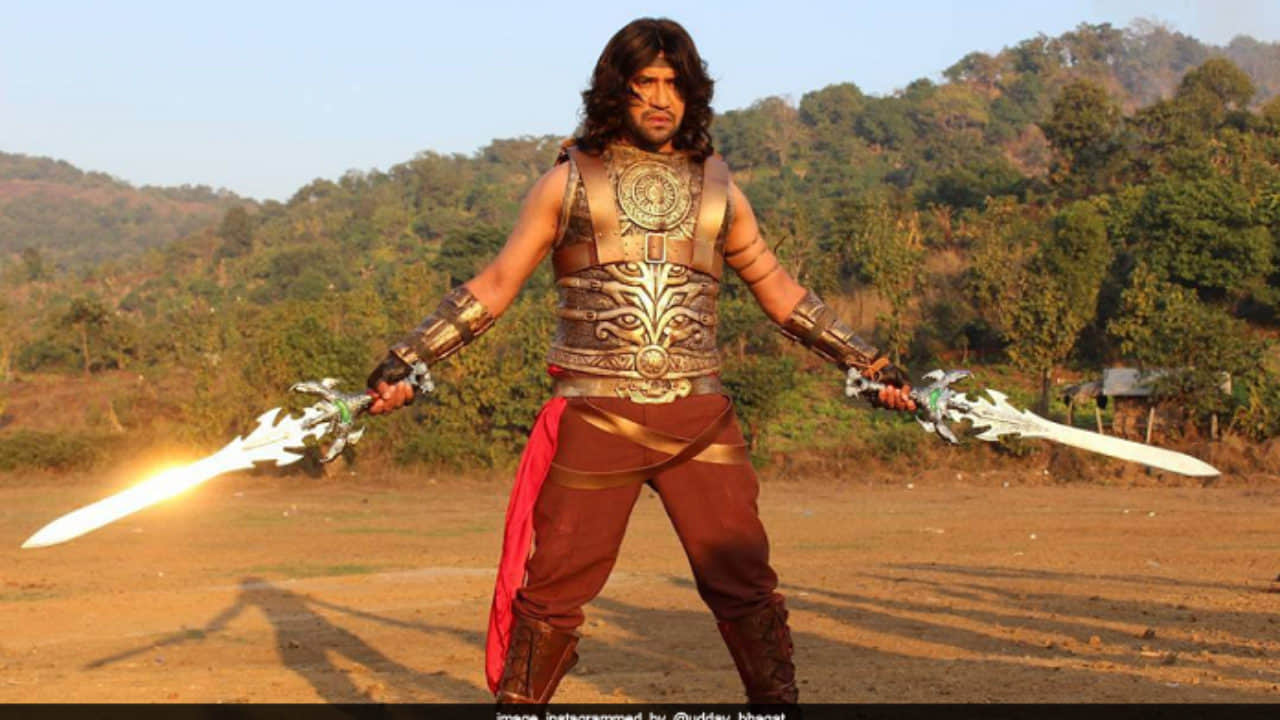 Bhojpuri Cinema: More than a hundred Bhojpuri films are waiting for buyers the audience also made distance from the legendary stars