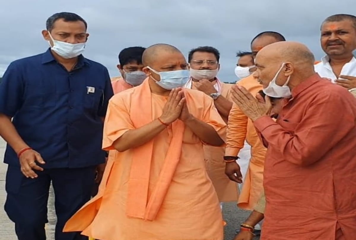 CM Yogi reviews preparations for inauguration of Kushinagar International Airport by PM Narendra Modi