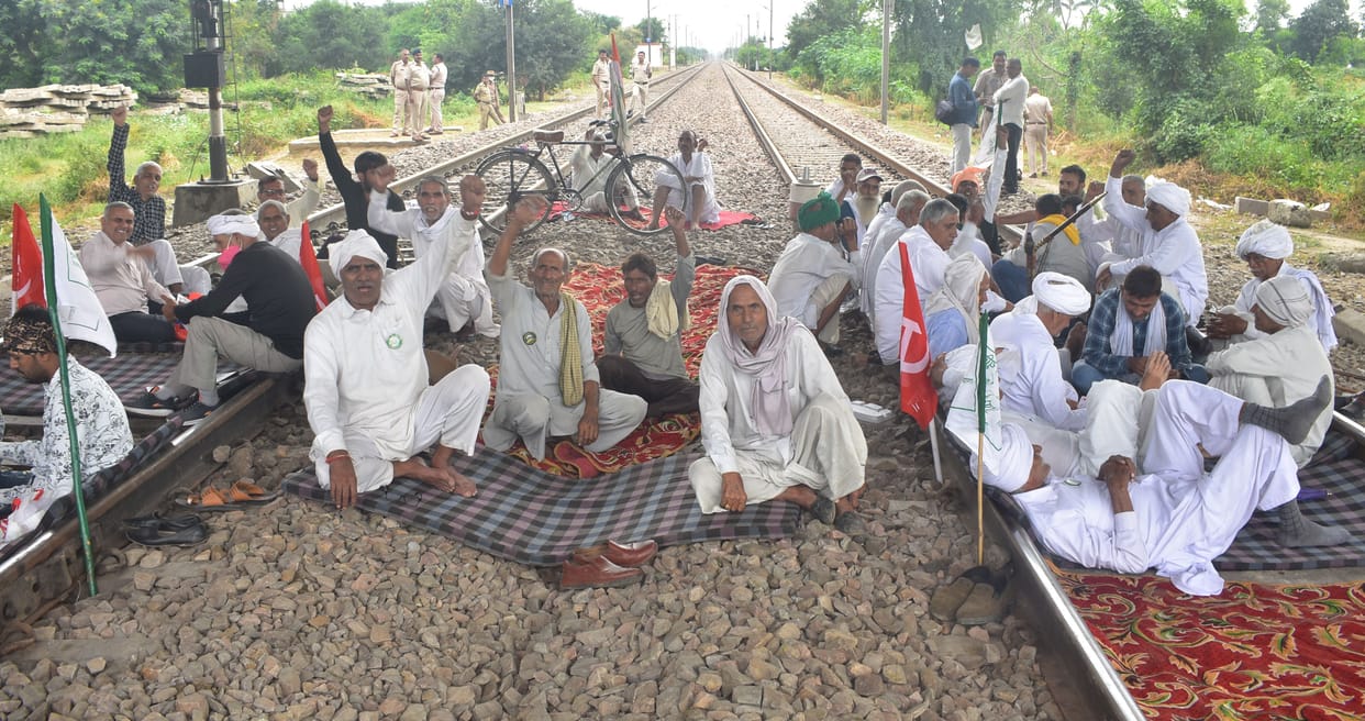 Farmers sitting on dharna on railway track for full six hours