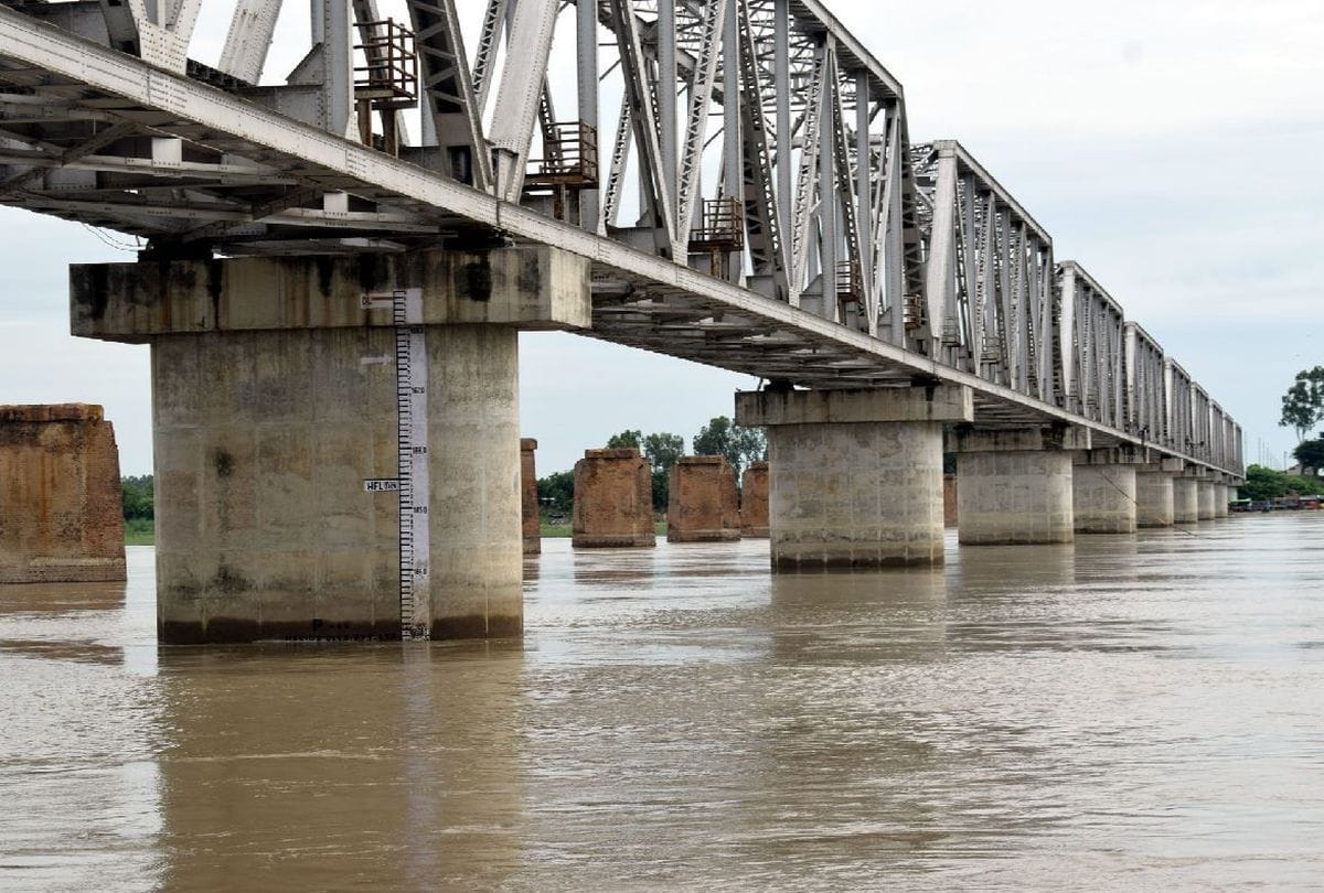 Flood alert issued in kasganj after water released from Haridwar into Ganga