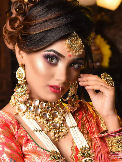 ऐसे करें करवाचौथ पर आंखों को हाइलाइट