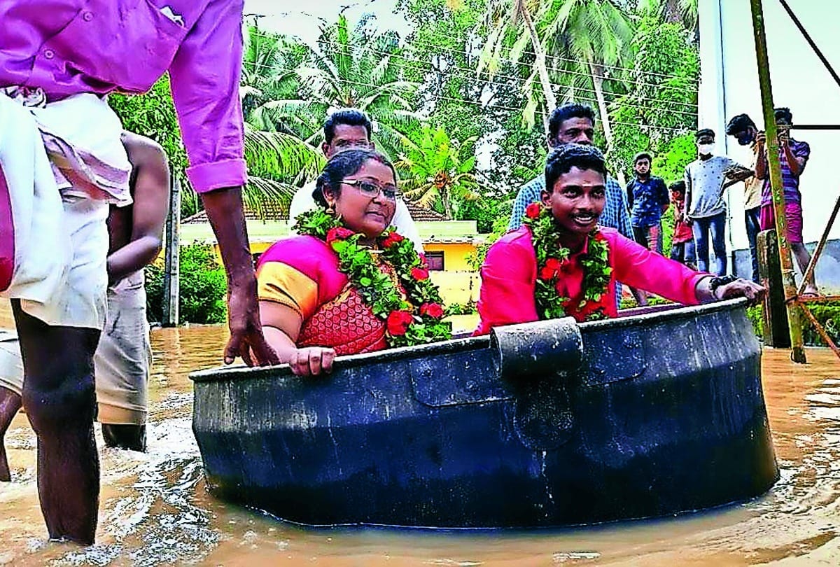 Heavy rains in Kerala a couple did not postpone their wedding