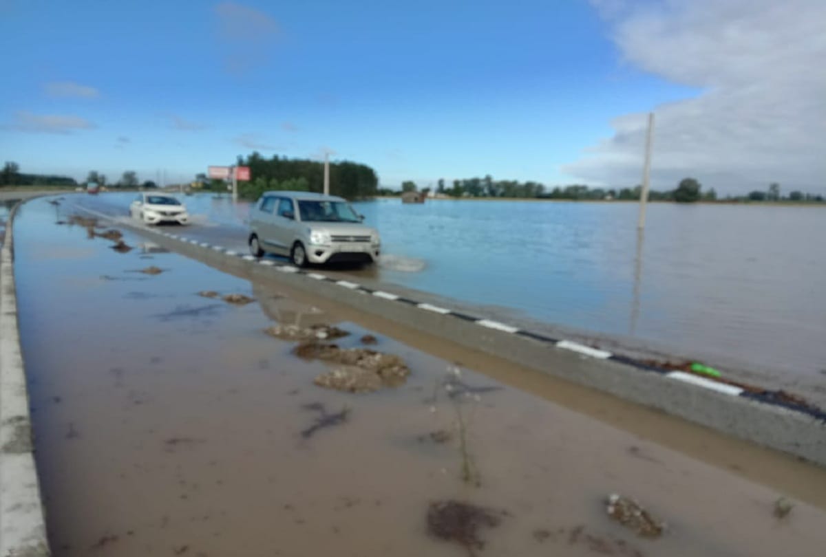 farmers blocked the highway after fields flooded with water Due to lack of drainage on Nainital bypass in Rampur district