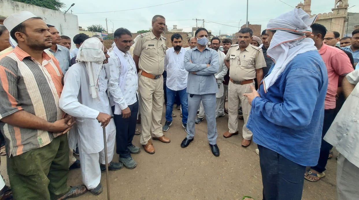 People who came to bury the dead body in the cemetery created a ruckus after seeing the heap of garbage