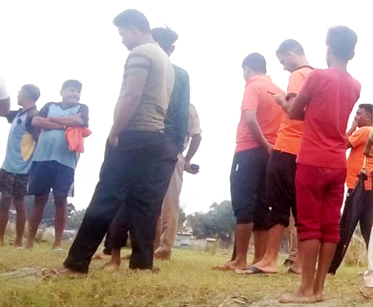 Three divers engaged in the search for youths of Firozabad fell ill