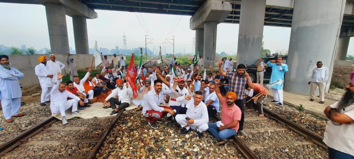 Farmers were sitting on railway tracks, goods train arrived, Yamunanagar