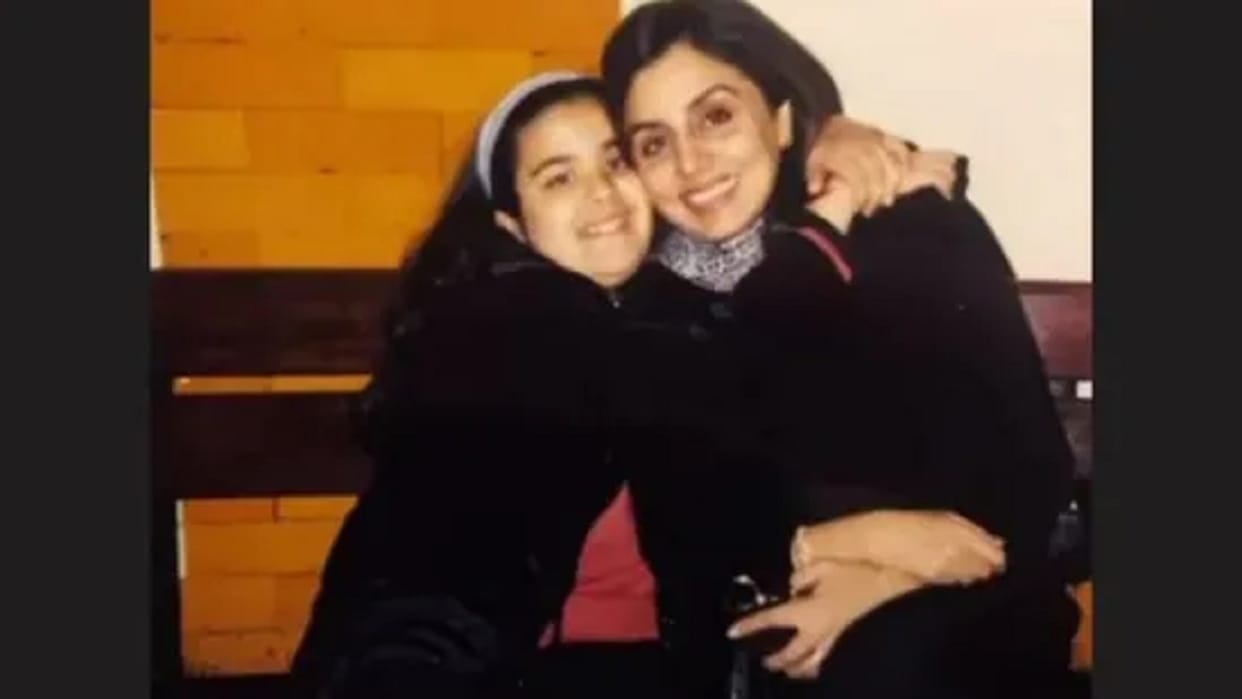 Sanjay Dutt's daughter shares unseen pic with Neetu Kapoor latter reacts