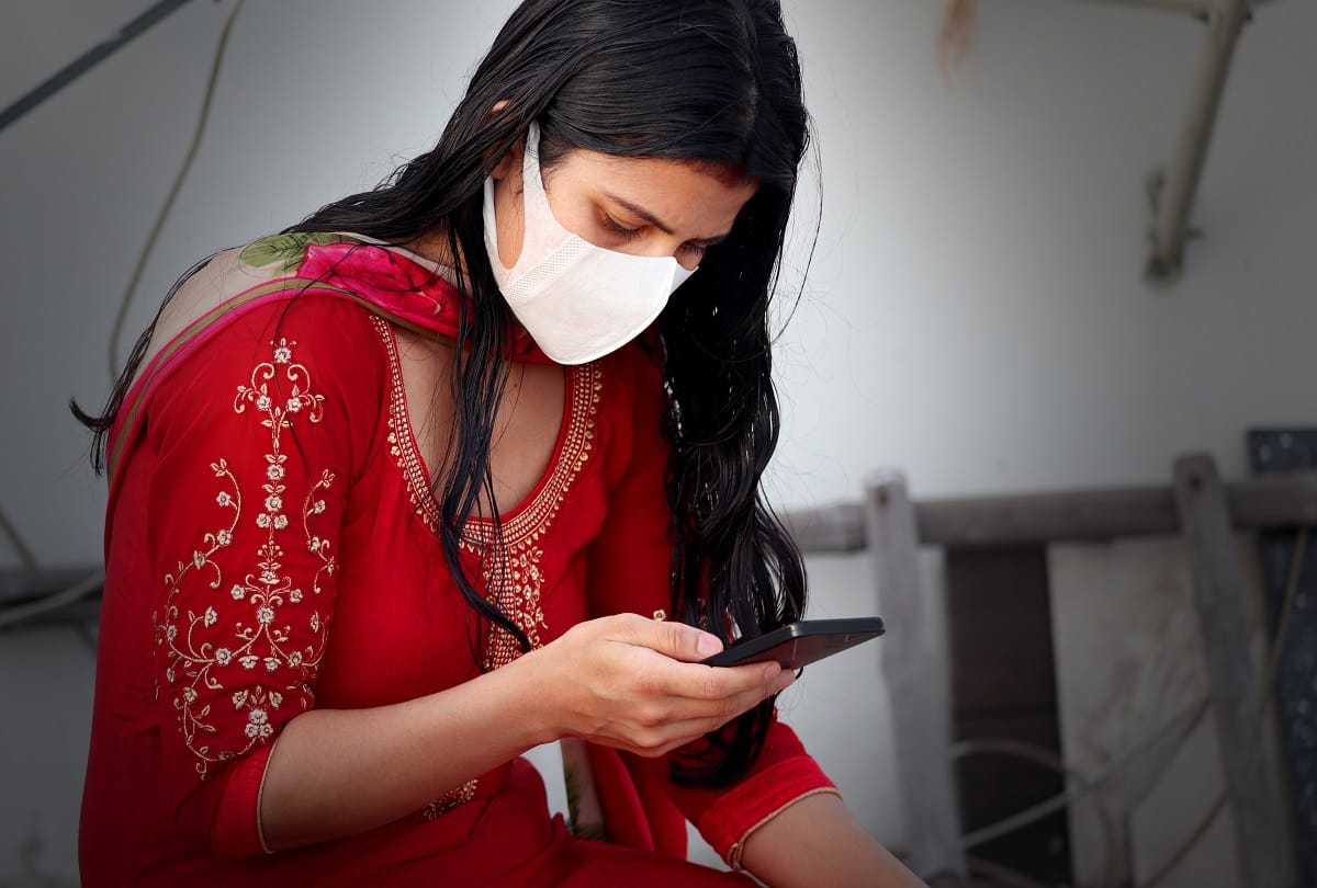 Mobile Phone Tips mobile battery draining fast solution tech news in hindi