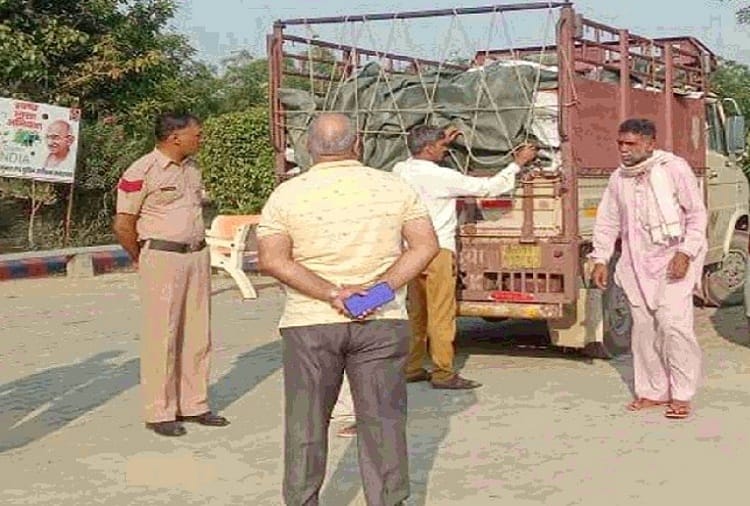 Two people arrested in Fatehabad for carrying 100 bags of DAP fertilizer to Rajasthan